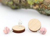Holzohrringe Ahornholz mit Natursteinperle Rosa Silber Holzohrringe Ahornholz mit Natursteinperle Rosa Silber