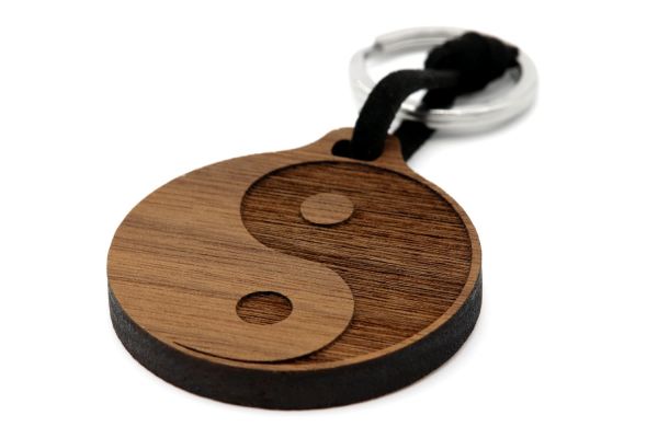 Yin Und Yang Zeichen Holz Schlüsselanhänger – Handgefertigt, Edel, Persönliches Accessoire